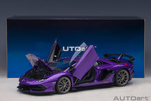 Indlæs billede til gallerivisning Lamborghini Aventador SVJ, viola pasifae 1:18