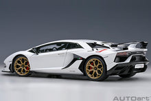 Indlæs billede til gallerivisning 1/18 Lamborghini Aventador SVJ, bianco asopo 1:18