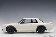 Indlæs billede til gallerivisning 1/18 Nissan Skyline GT-R (KPGC-10) Racing, white 1:18