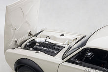 Indlæs billede til gallerivisning 1/18 Nissan Skyline GT-R (KPGC-10) Racing, white 1:18