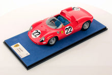 Indlæs billede til gallerivisning FERRARI 250P SPIDER 3.0L V12 TEAM FERRARI SPA SEFAC N 22 3rd 24h LE MANS 1963 M.PARKES - U.MAGLIOLI - CON VETRINA - WITH SHOWCASE RED