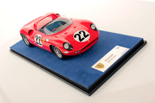 Indlæs billede til gallerivisning FERRARI 250P SPIDER 3.0L V12 TEAM FERRARI SPA SEFAC N 22 3rd 24h LE MANS 1963 M.PARKES - U.MAGLIOLI - CON VETRINA - WITH SHOWCASE RED