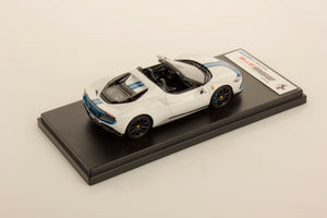 FERRARI 296 GTS ASSETTO FIORANO BIANCO CERVINO/BLU CORSA 1:43