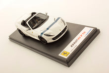 Indlæs billede til gallerivisning FERRARI 812 GTS BIANCO ITALIA BLUE LIVERY 1:43