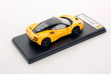 Indlæs billede til gallerivisning FERRARI F8 TRIBUTO MODENA YELLOW W/BLACK ROOF 1:43