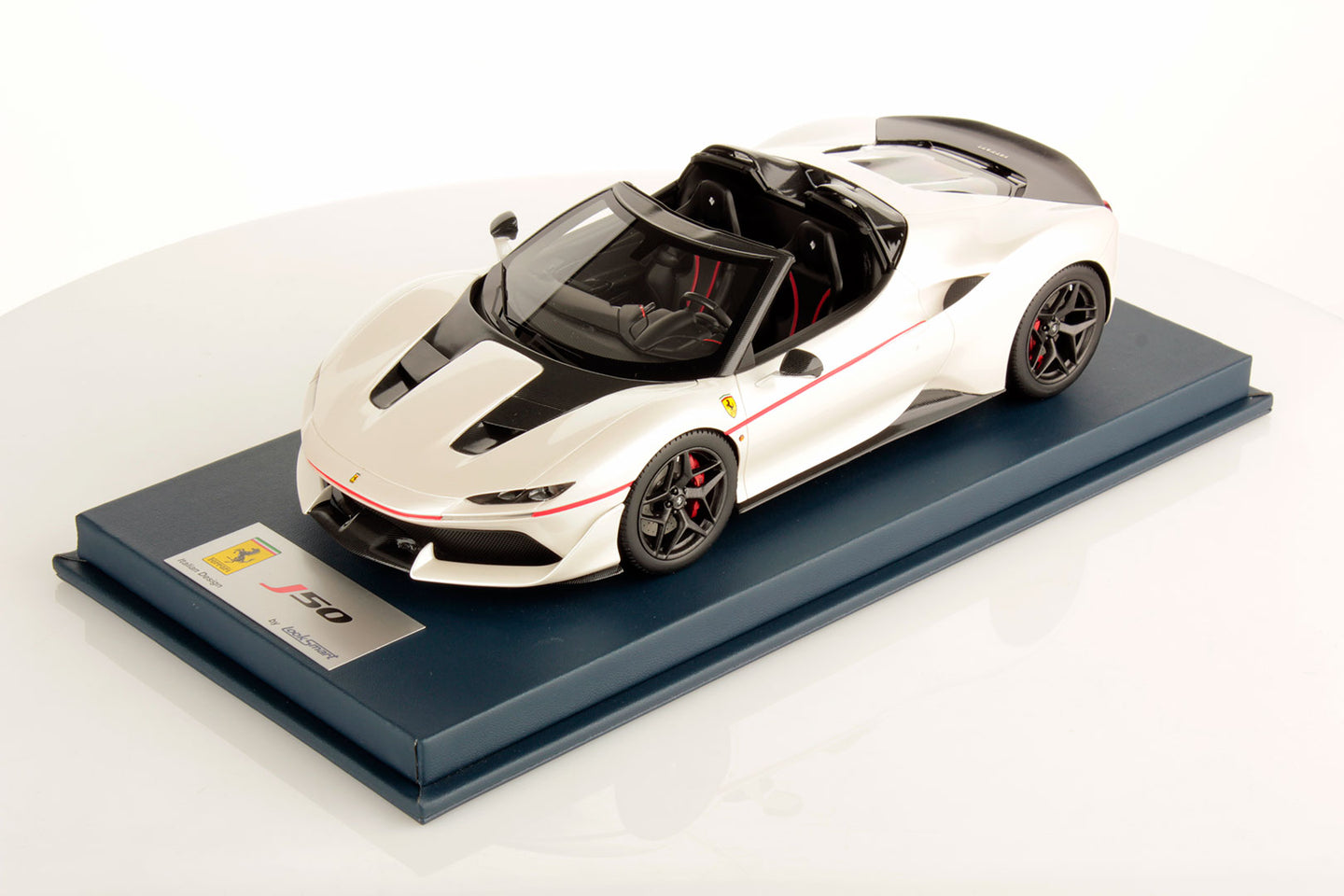 FERRARI J50 SPIDER 2016 - CON VETRINA - WITH SHOWCASE BIANCO LIANA - WHITE MET