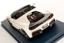 Indlæs billede til gallerivisning FERRARI J50 SPIDER 2016 - CON VETRINA - WITH SHOWCASE BIANCO LIANA - WHITE MET