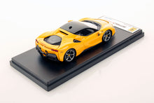 Indlæs billede til gallerivisning FERRARI SF 90 STRADALE GIALLO MODENA/NERO 1:43