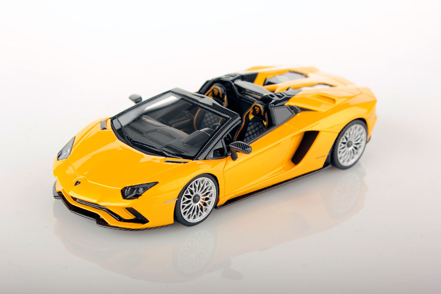 LAMBORGHINI AVENTADOR S ROADSTER NEW GIALLO ORION 1:43