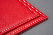 Indlæs billede til gallerivisning 1:18 Maranello Deluxe Display Case with Leather Red Base