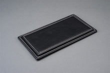Indlæs billede til gallerivisning 1:18 Maranello Deluxe Display Case with Leather Black Base